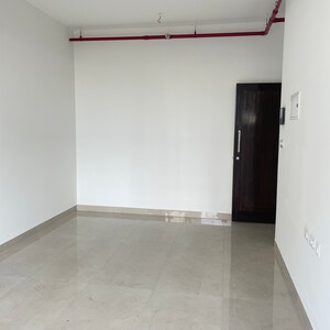 Room in 2 BHK Apartment at Sheth Montana Phase 2, Moti Nagar – for Rent