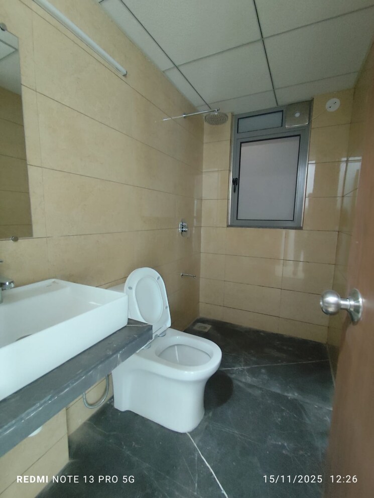 Bathroom, kalpataru-immensa 2 Bedroom 808 Sq.Ft. Apartment In Kolshet Road Thane 9479026