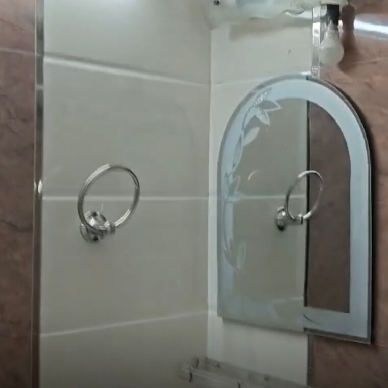 Bathroom, lajpat nagar i 2 Bedroom 900 Sq.Ft. Builder Floor In Lajpat Nagar I Delhi 9479039