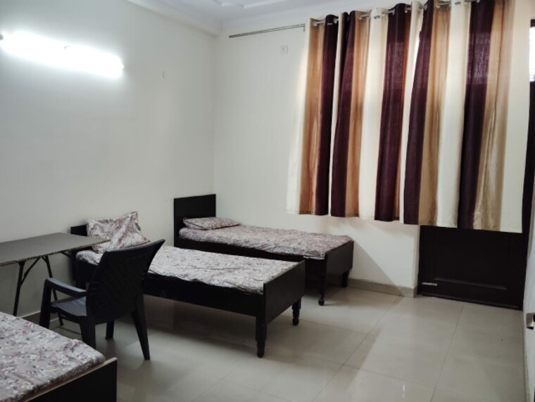 Bedroom, sector 85 Pg For Boys In Sector 85 9479036