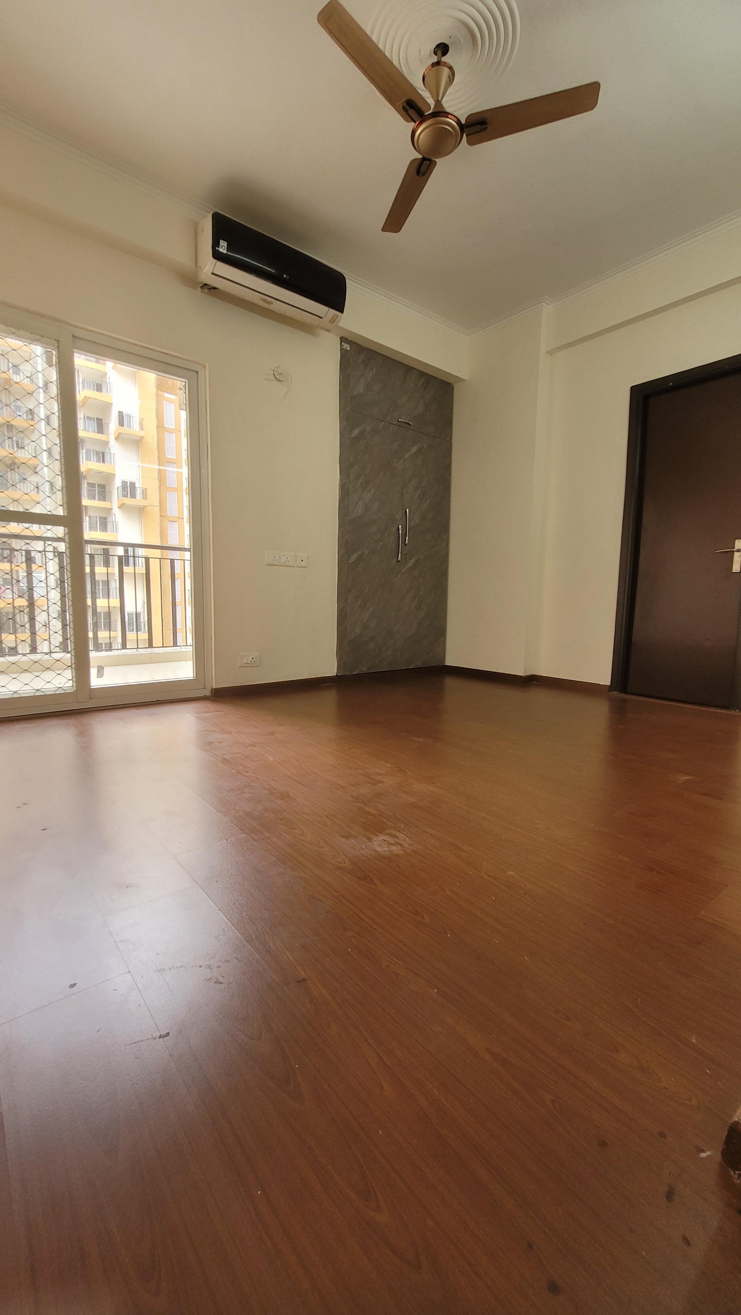 2 BHK Apartment For Rent in Gaur City-2