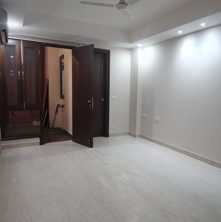 Room, shivalik colony 3 Bedroom 1800 Sq.Ft. Builder Floor In Shivalik Colony Delhi 9479059