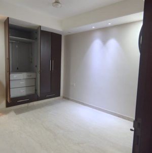 Room in 3 BHK Builder Floor at Shivalik Colony – for Rent