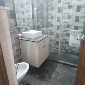 Team Area in 3 BHK Builder Floor at Shivalik Colony – for Rent