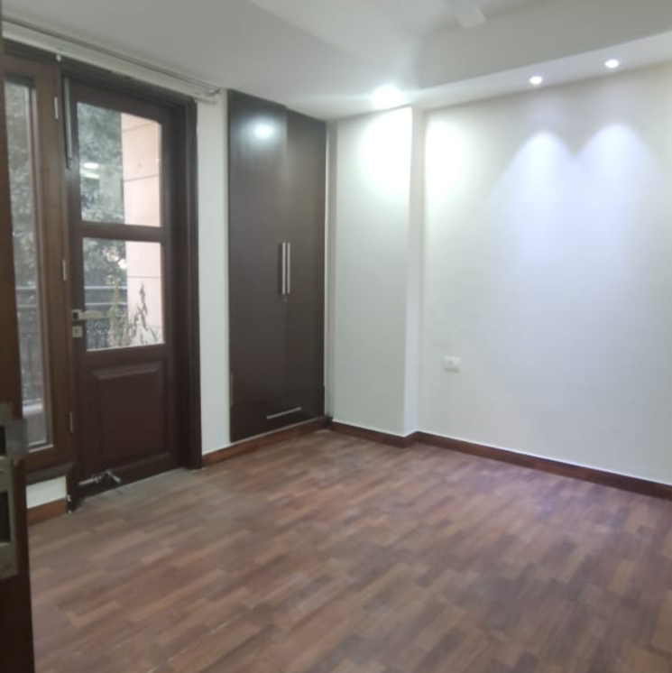 Room, shivalik colony 3 Bedroom 1800 Sq.Ft. Builder Floor In Shivalik Colony Delhi 9479059
