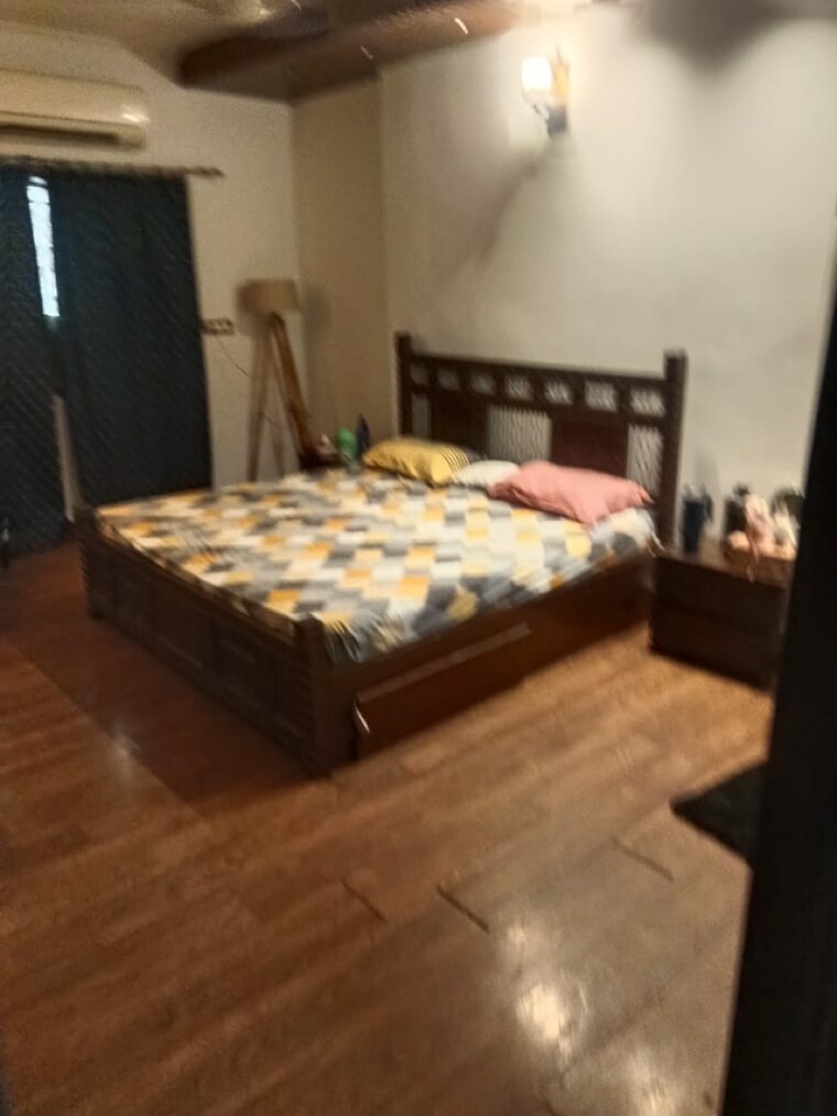 Bedroom, shivalik colony 2 Bedroom 200 Sq.Yd. Builder Floor In Shivalik Colony Delhi 9479061