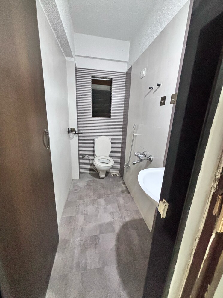 Bathroom, salasar-aarpan-a-wing 1 Bedroom 421 Sq.Ft. Apartment In Kanakia Park Thane 9479063