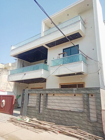 6 BHK Independent House For Sale in Nirman Nagar