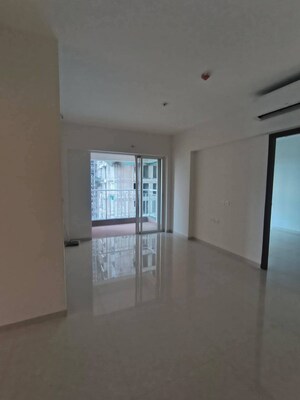 2 BHK Apartment For Rent in Lodha Amara, Kolshet Road