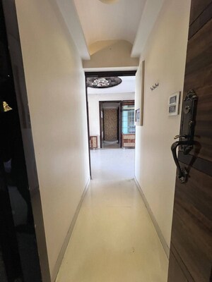 Room in 3 BHK Apartment at Lodha Luxuria, Majiwada – for Rent