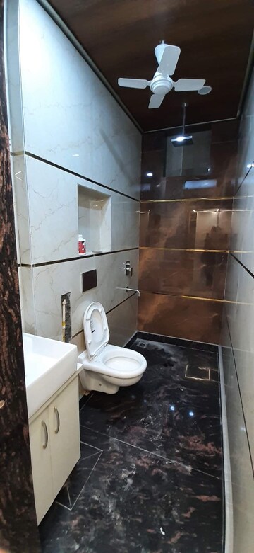 Attached Bathroom in 3 BHK Builder Floor at Chittaranjan Park – for Rent