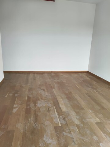 Room in 3 BHK Apartment at Adani Ten BKC, Bandra East – for Rent