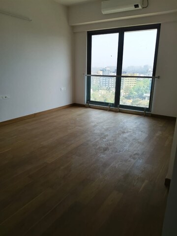 Room in 3 BHK Apartment at Adani Ten BKC, Bandra East – for Rent