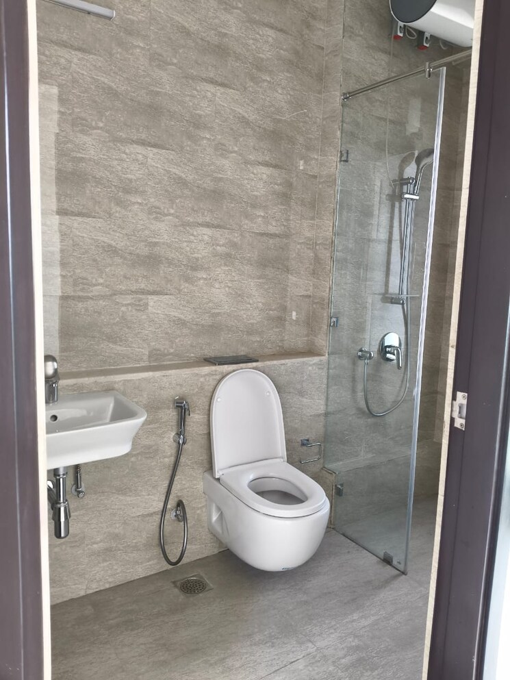 Bathroom, kalpataru-magnus 3 Bedroom 1121 Sq.Ft. Apartment In Bandra East Mumbai 9479090
