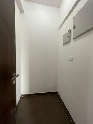 Room in 2 BHK Apartment at Lodha Splendora, Ghodbunder Road – for Rent