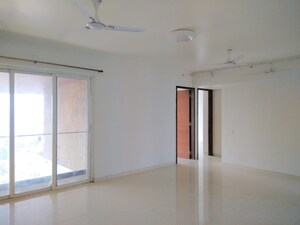 Room in 3 BHK Apartment at Akshar Alvario, Seawoods – for Rent