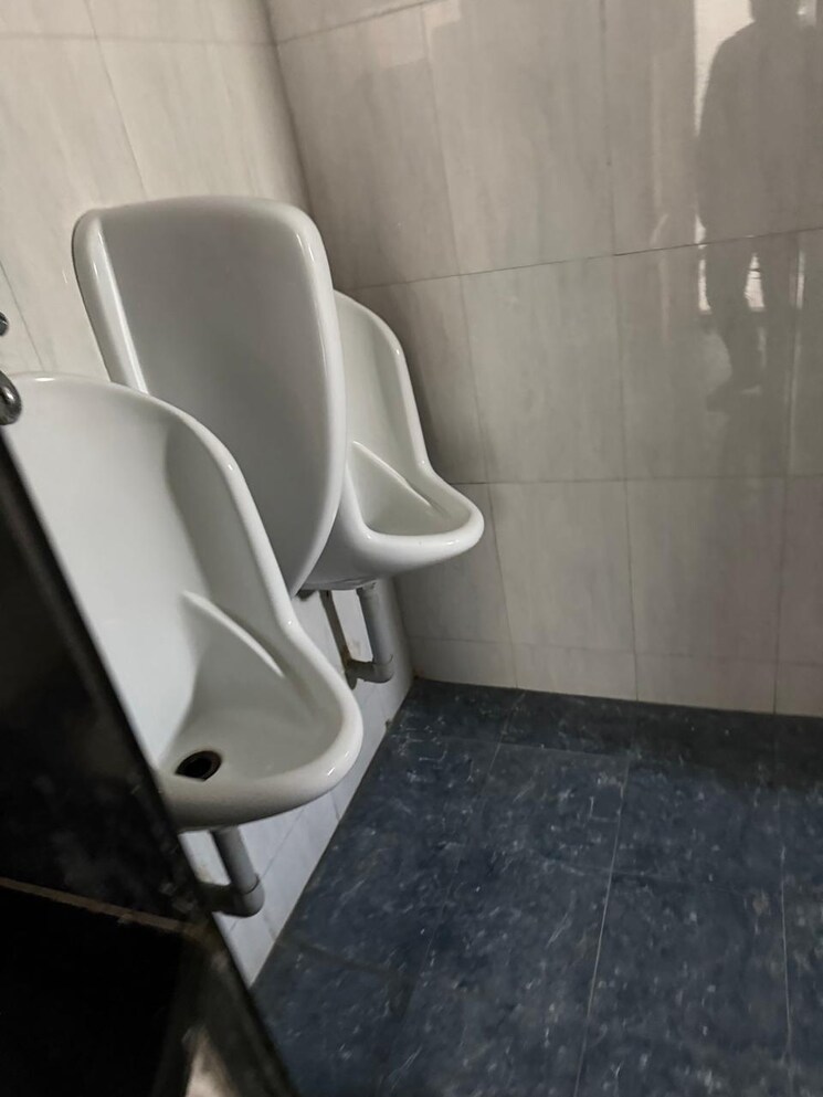 Bathroom, saraswat-chs-mahim Commercial Office Space 700 Sq.Ft. In Mahim West Mumbai 9479167