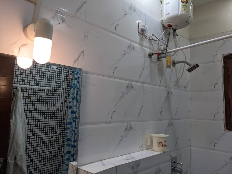 Bathroom, ambala highway 3 Bedroom 110 Sq.Yd. Apartment In Ambala Highway Zirakpur 9479192