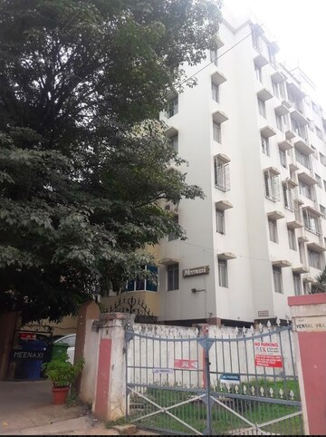 2.5 BHK Apartment For Sale in Meenaxi Apartments, Shivaji Nagar