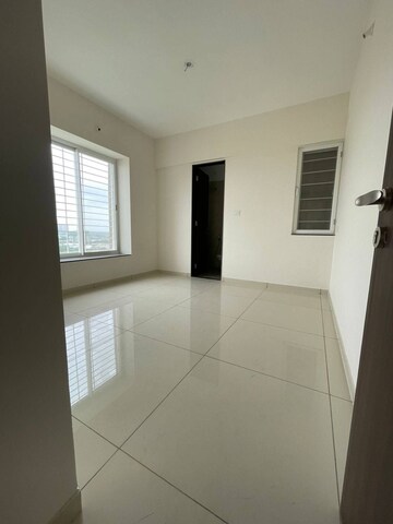 Room in 3 BHK Apartment at Yashwin Orrizonte, Kharadi – for Rent