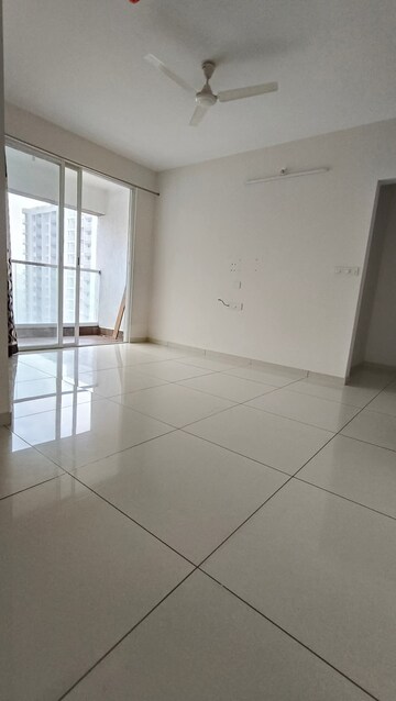 Room in 2 BHK Apartment at Yashwin Orrizonte, Kharadi – for Rent