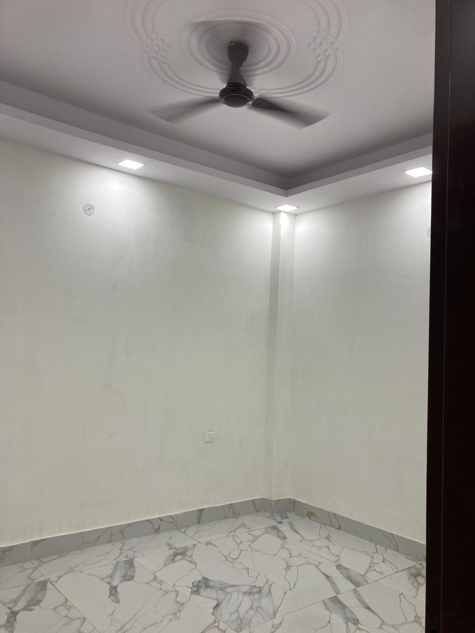 2 BHK + Pooja Room 1010 Sq.Ft. Builder Floor in Lucky The Palm Valley