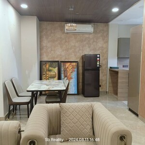 Bedroom in 2 BHK Builder Floor at Dlf Phase I – for Rent