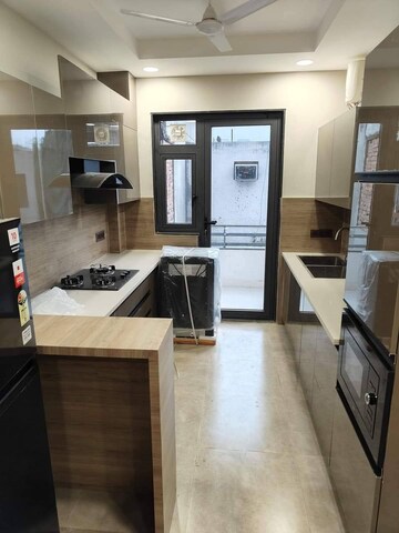 Kitchen in 2 BHK Builder Floor at Dlf Phase I – for Rent