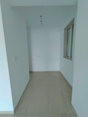 Room in 3 BHK Apartment at Aurum Q Residences, Ghansoli – for Rent