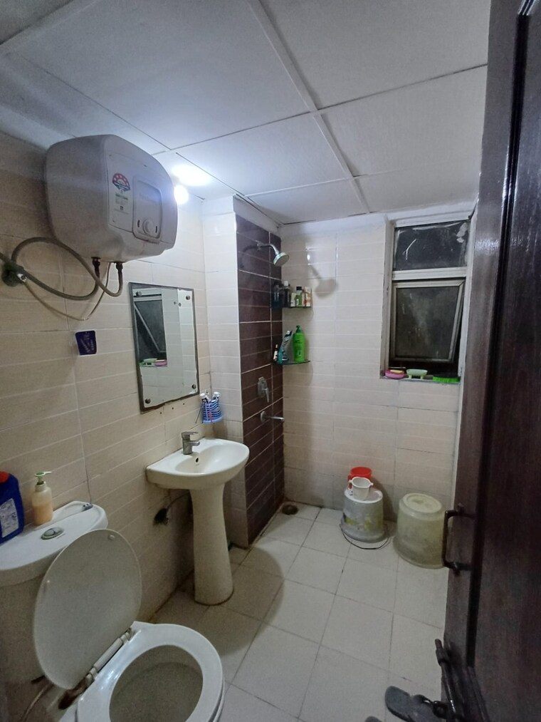 Bathroom, eros-sampoornam 2.5 Bedroom 1060 Sq.Ft. Apartment In Sector 2 Greater Noida Greater Noida 9479340