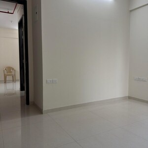 Room in 3 BHK Apartment at Lodha Aura, Wadala Truck Terminal – for Rent