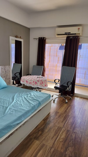 1 BHK Apartment For Rent in Paramount Golfforeste, Zeta I Greater Noida