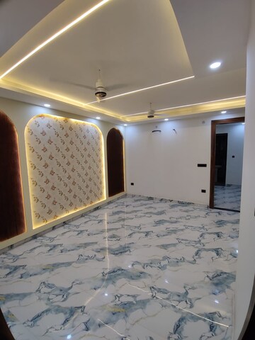 Bedroom in 2 BHK Builder Floor at Gms Road – for Sale