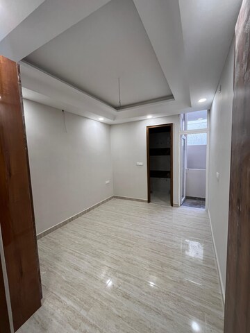 Room in 3 BHK Builder Floor at Gms Road – for Sale