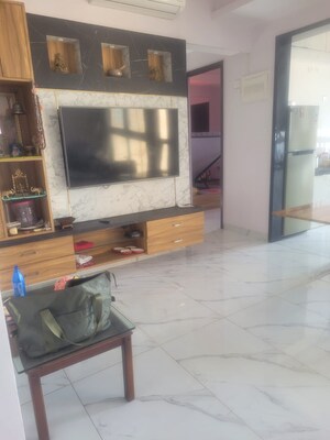 2 BHK Apartment For Rent in Raymond Ten X Habitat, Swastik Garden