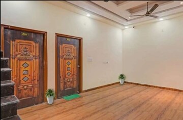 Room in 3 BHK Apartment at Butler Colony – for Rent