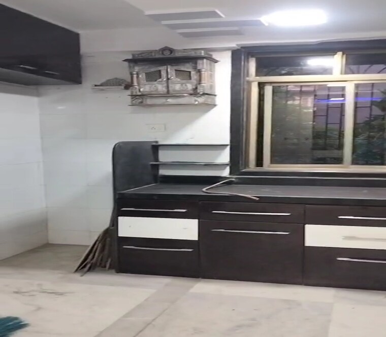 Kitchen, dadar west 3 Bedroom 950 Sq.Ft. Apartment In Dadar West Mumbai 9479427