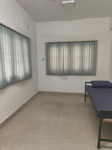 Room in  Pg at Arumbakkam – for Rent