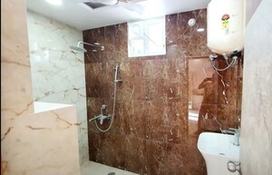 Furnished Amenities in 3 BHK Apartment at Hazratganj – for Rent