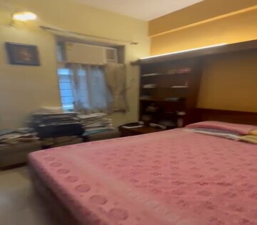 Bedroom in 2 BHK Apartment at Matunga East – for Rent