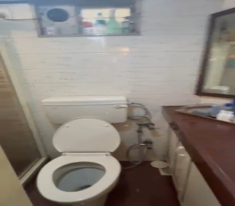 Bathroom, matunga east 2 Bedroom 900 Sq.Ft. Apartment In Matunga East Mumbai 9479445