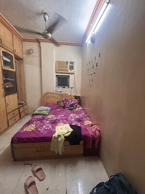 Bedroom in 2 BHK Apartment at Satya Niwas Vile Parle East, Vile Parle East – for Rent
