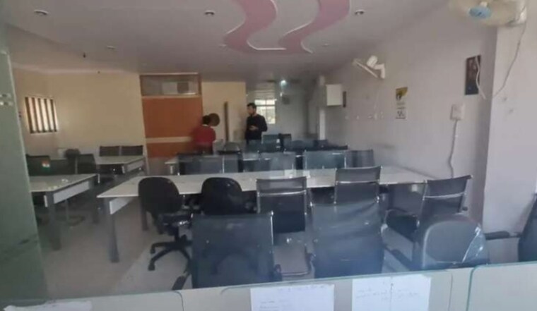 Team Area, hazratganj Commercial Office Space 1100 Sq.Ft. In Hazratganj Lucknow 9479533