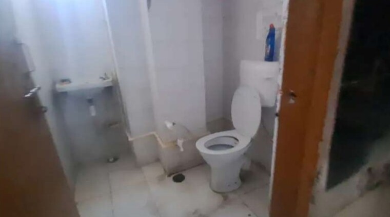 Bathroom, hazratganj Commercial Office Space 1100 Sq.Ft. In Hazratganj Lucknow 9479533