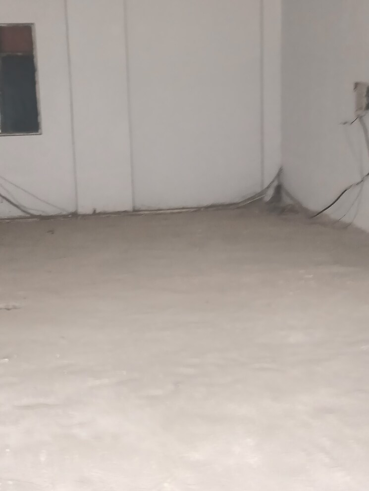 Room, bptp-park-sentosa Commercial Warehouse 2500 Sq.Ft. In Sector 77 Faridabad 9479547