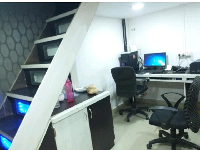 Team Area, haware-fantasia Commercial Office Space 302 Sq.Ft. In Vashi Sector 28 Navi Mumbai 9479535