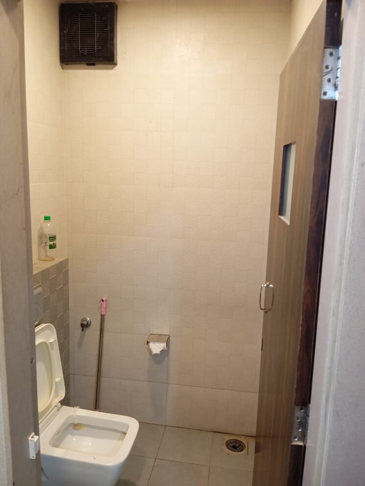 Bathroom, rupa-solitaire Commercial Office Space 2230 Sq.Ft. In Kopar Khairane Navi Mumbai 9479545