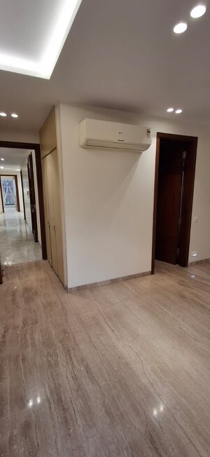 Room in 4 BHK Builder Floor at East Of Kailash – for Sale