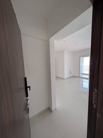 Room in 2 BHK Apartment at Prithvi Proximus, Hadapsar – for Rent