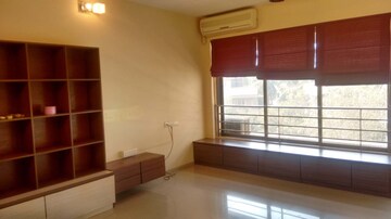 2 BHK Apartment For Sale in Poonam Apartments Worli, Worli